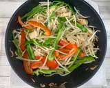Shiitake powder adds the Umami taste - fried rice noodles with plenty of chicken recipe step 4 photo