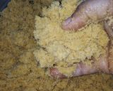 A picture of step 3 of Besan ke laddoo.