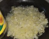 Foto del paso 1 de la receta: Pascualina de choclo, cebolla, salsa blanca y queso