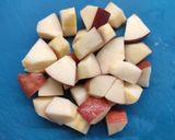 Foto del passaggio 1 della ricetta Terrina di patate, mele e cavoletti di Bruxelles