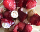 Foto del paso 2 de la receta: Bowl de Helado de plátano y frutillas con nibs de cacao