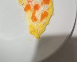 Foto langkah ke 4 dari resep Cheese omelette with potato chips.