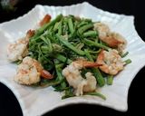 Hình bước làm 3 của món Rau rút (rau nhút) xào tôm