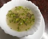 A picture of step 8 of Chicken clear soup.
