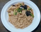 รูปขั้นตอนการทำที่ 3 ของ บะหมี่โอ๊ตผัดอกไก่นุ่ม,หน่อไม้ฝรั่ง,เห็ดหอมสด - คีโต