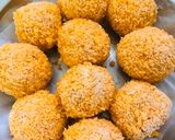 A picture of step 5 of Veg Cheese potato balls.