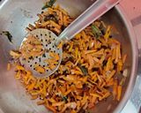 கேரட் பொரியல் (Carrot poriyal recipe in tamil) ரெசிபி ஸ்டேப் 2 புகைப்படம்