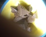 A picture of step 3 of Gulkand/chocolate Gujiya.