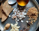 अंडा करी (anda curry recipe in marathi) रेसिपी स्टेप 1 फोटो 