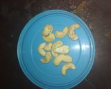 A picture of step 2 of Dry fruits sewai.