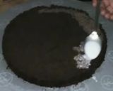 A picture of step 1 of Winter theme cake.