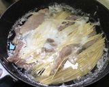 รูปขั้นตอนการทำที่ 5 ของ ราเม็งน้ำเต้าหู้หมูหมักงา
