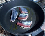 Foto del paso 8 de la receta: Solomillo de bonito del Mediterráneo al punto con arroz marinado