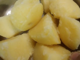 ખસ્તા કચોરી ચાટ (Khasta Kachori Chaat Recipe In Gujarati)