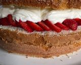 Foto del paso 7 de la receta: Torta de cumpleaños con bizcochuelo exquisita en Essen