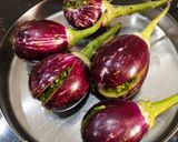 A picture of step 3 of Stuffed Brinjal Curry.