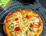 चीज़ पिज़्ज़ा इन माइक्रोवेव (Cheese pizza in microwave recipe in Hindi) रेसिपी चरण 2 फोटो