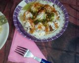 A picture of step 31 of Khatti meethi smoking dahi bhalla.