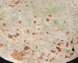 A picture of step 5 of Matar paratha.