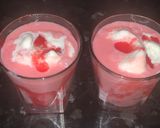 A picture of step 5 of Strawberry cream.