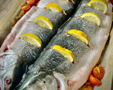 Foto del paso 3 de la receta: Salmón al limón al horno