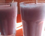 Foto del paso 4 de la receta: Licuado de frutillas y banana con leche
