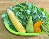 Foto langkah ke 1 dari resep Sayur Bening Daun Bayam.