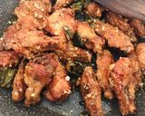 Foto langkah ke 5 dari resep Ayam Goreng Pandan.