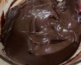 عکس مرحله 1 از دستور کیک کره ای شکلاتی با فیلینگ گاناش
