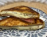 Foto del paso 4 de la receta: Sándwich bikini de jamón, queso y trufa