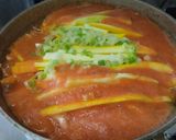 Foto del paso 3 de la receta: Zuchinni🍝en salsa de tomate cherry🍅caser@ y albahaca🌿
