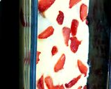 A picture of step 3 of Strawberry Custard.