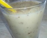 Foto del passaggio 6 della ricetta Frullato con succo di frutta alla pera, mela, limone e cannella