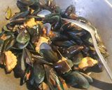 Foto langkah ke 4 dari resep Kerang Hijau Saus Padang.