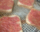Foto del paso 3 de la receta: Mini pizzas de pan