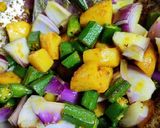 A picture of step 1 of Bhindi Do Pyaza.