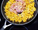 Foto del paso 2 de la receta: Fideos con calabaza, pollo y pavo