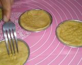 Foto langkah ke 4 dari resep Strawberry Tartlet Bread.