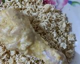 Foto langkah ke 4 dari resep Ayam goreng mie instan.