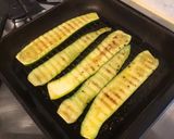 Une image de l'étape 3 de Courgettes grillées aux deux fromages et épices espagnoles.