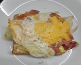 รูปขั้นตอนการทำที่ 2 ของ Bacon Egg Cheese Topping Toast