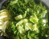 Hình bước làm 2 của món Bắp cải xanh xào tỏi