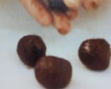 A picture of step 2 of Ginger cakes with chocolate centres.
