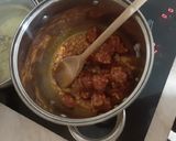 Paprikás krumpli kolbásszal recept fázis 2 fotója