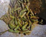 A picture of step 4 of Beans with Sesame Seeds.