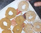 A picture of step 6 of Cheesy onion rings.