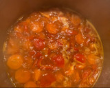 Foto del paso 3 de la receta: Filetes de pollo con patatas en salsa de zanahoria