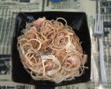 Foto del paso 5 de la receta: Espaguetis Integrales con Salmón Ahumado y Pasas en Salsa de Salmón y Ostras