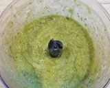 Une image de l'étape 3 de Pesto courgette / basilic / noix.