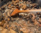 Tejszínes erdei gomba mártás recept fázis 2 fotója